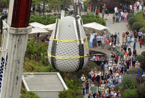 Granite sculpture being craned into the Core building
